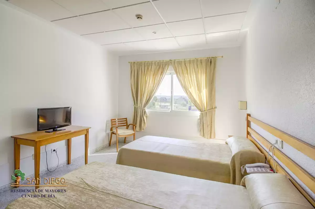 interior habitación residencia personas mayores Talavera